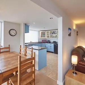 https://sunset-view-whitby.yorkshirehotels.net